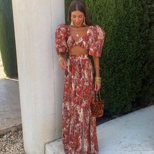 Elegant Abstract Maxi Skirt and Puff Sleeves Top